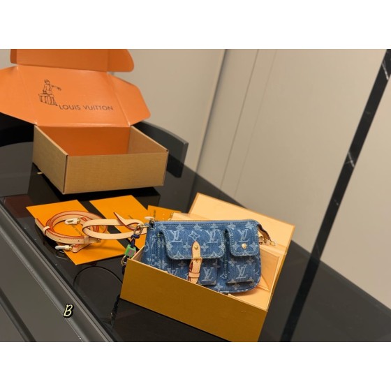 Louis Vuitton Multi Pochette Accessoires (Denim)